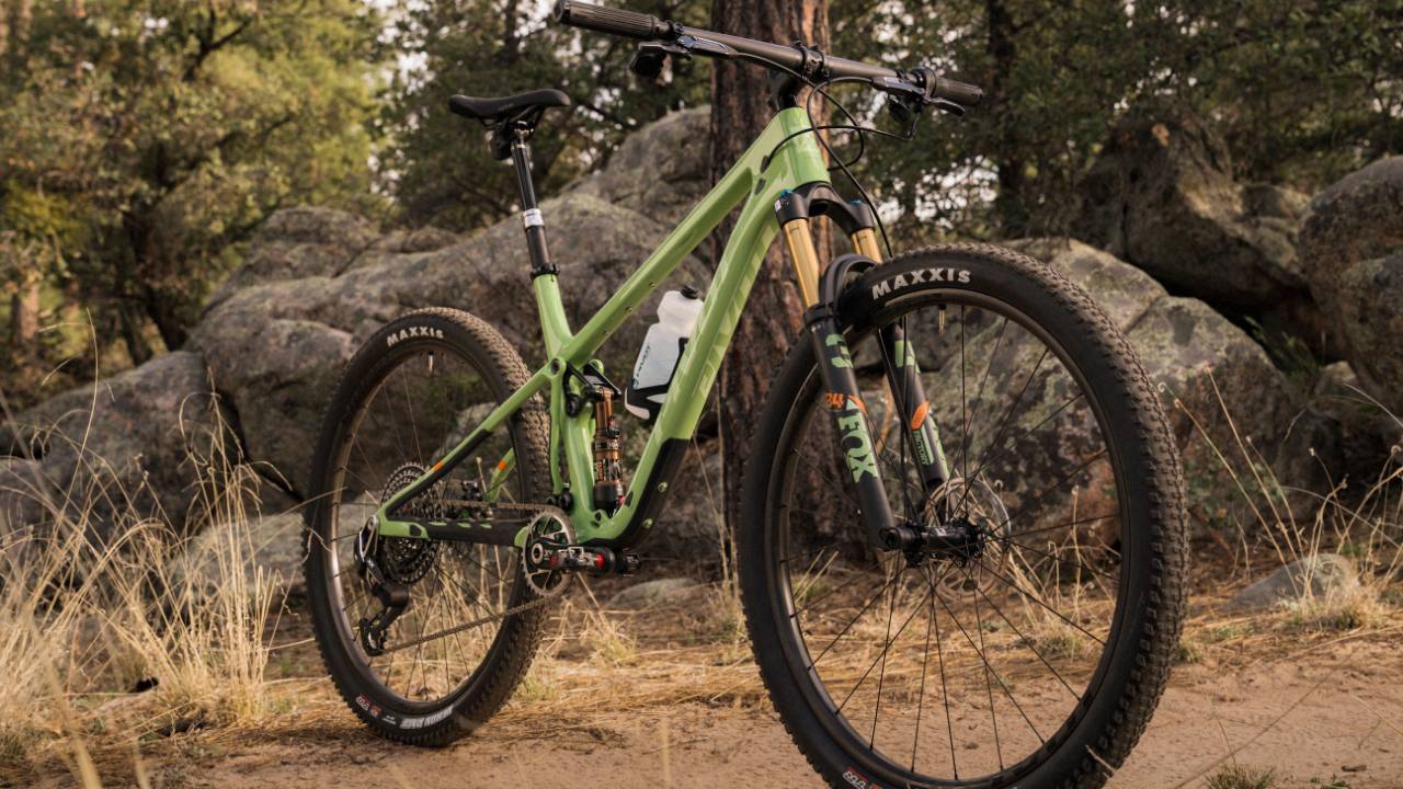 Pivot Mach 4 SL