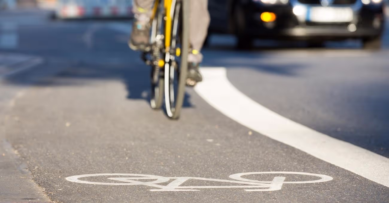 Can You Use A Bike Lane To Pass A Vehicle Turning Left In Front Of You?